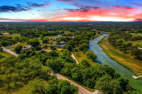 1068 Ranch Road 165, Blanco, TX 78606-4993