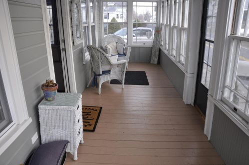 4 Fairview Ave, Nashua NH 03060-4105 exterior