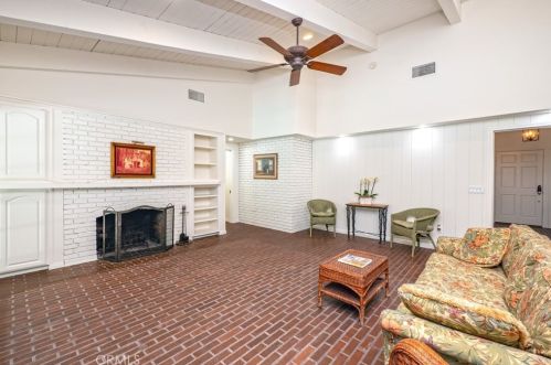 1520 Bonita Vista Dr, San Bernardino CA  92404-2104 exterior