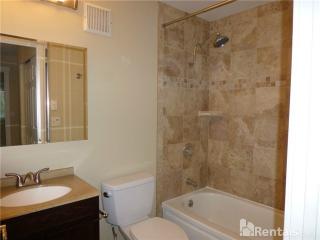 4121 21st Ave, Seattle WA  98106-1225 exterior
