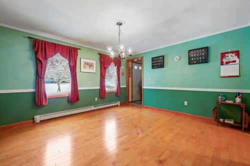 12 Ginger Dr, Goffstown NH  03045-2939 exterior