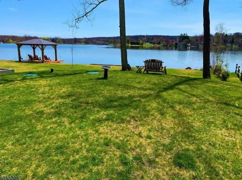 89 Bearfort Rd, West Milford Lakes NJ  07480-1401 exterior