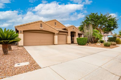 3894 Wildhorse Dr, Gilbert, AZ 85297-7904