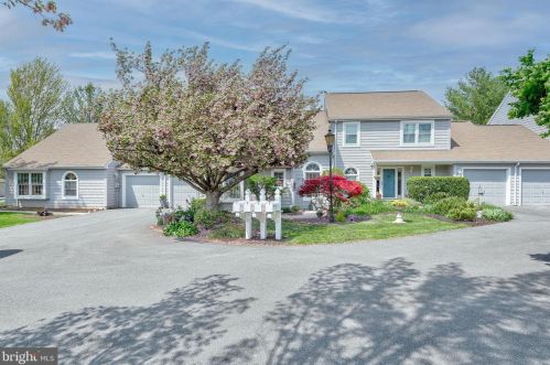 229 Crescent Dr, Swatara, PA 17033-2371