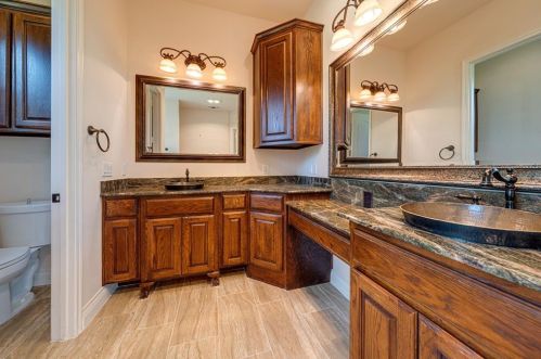 4004 Rothschild Dr, Lewisville TX  75022-5339 exterior