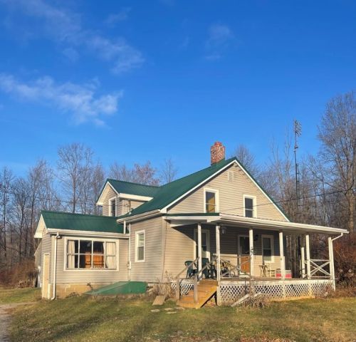 105 Sunset Rd, Grove City, PA 16127-3635