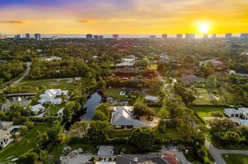 150 North St, Naples, FL 34108-2922