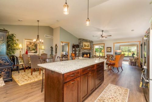 648 Kreekview Dr, East Farmington WI  54020-5860 exterior
