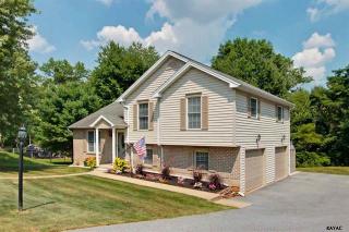 45 Fern Dr, Strinestown, PA 17345-9501