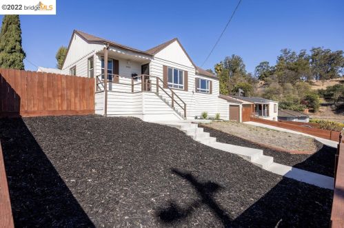 2809 99th Ave, Oakland CA  94605-4814 exterior