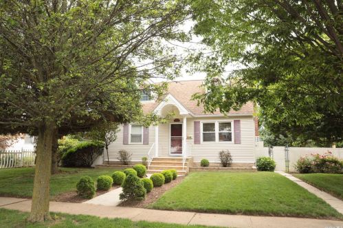 2336 Atlantic Blvd, North Wantagh, NY 11793-4231