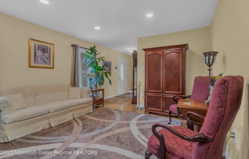 1013 Woodlane Rd, Jackson Twp NJ  08527-1555 exterior