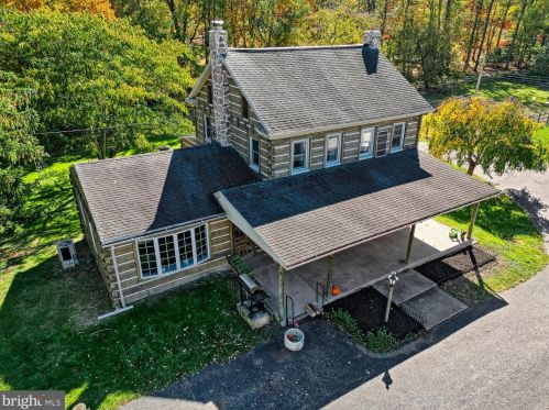 7455 Hillside Dr, Spring Grove PA  17362-8555 exterior