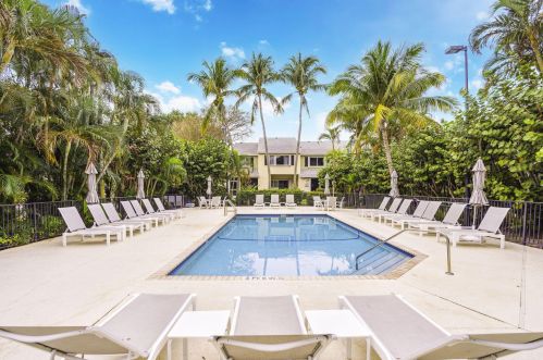 828 Kokomo Key Ln, Delray Beach FL  33483-6027 exterior