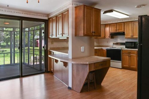 2224 Skyview St, Green Bay, WI 54311-6023