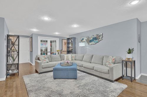 1292 Arrowood Dr, Pittsburgh, PA 15243-1804