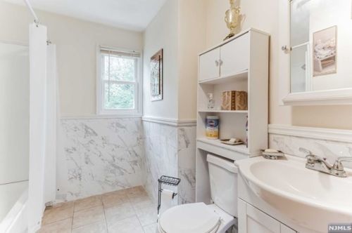 7 2nd Ave, West Milford NJ  07480-3317 exterior