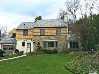 19 Brookbridge Rd, Great Neck, NY 11021-1040