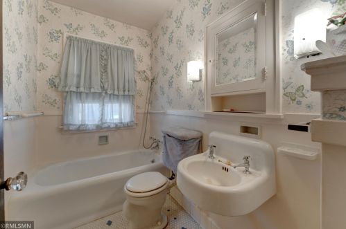 3111 Irving Ave, Minneapolis MN 55411-1234 exterior