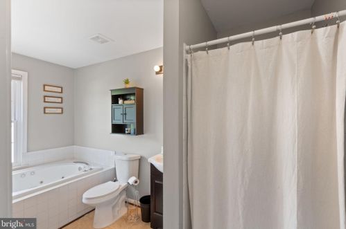 307 Dundee Pl, Fredericksburg VA  22405-2087 exterior