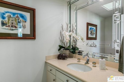 2381 Paseo Del Rey, Palm Springs CA  92264-9542 exterior