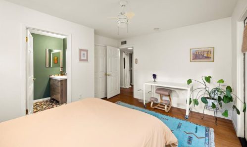 1121 Delano St, Austin TX 78721 exterior