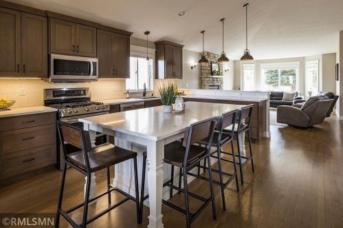 15270 Goodview Ave, Lino Lakes, MN 55038-7477