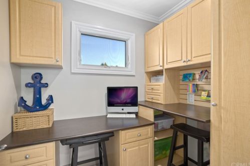 1921 Windward Ln, Newport Beach CA  92660-3816 exterior