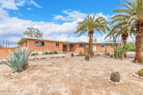 1330 Maximilian Way, Tucson, AZ 85704-3033