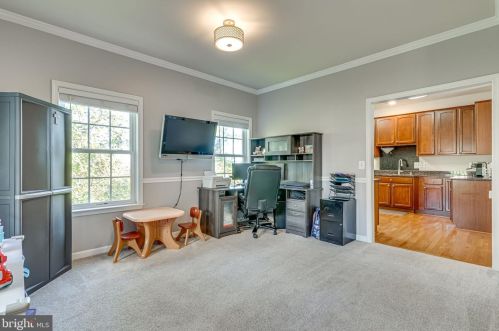 2998 Chinkapin Oak Ln, Woodbridge VA  22191-7514 exterior