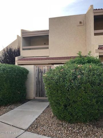 4758 New World Dr, Glendale, AZ 85302-5147