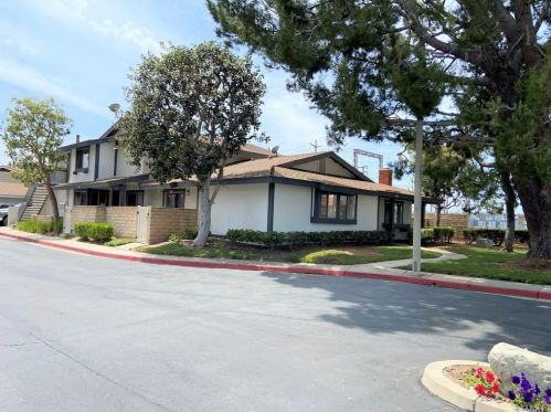 8004 Woodland Dr, Buena Park, CA 90620-2269
