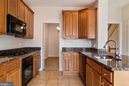 14631 Weeburn Way, Woodbridge VA  22191-4043 exterior