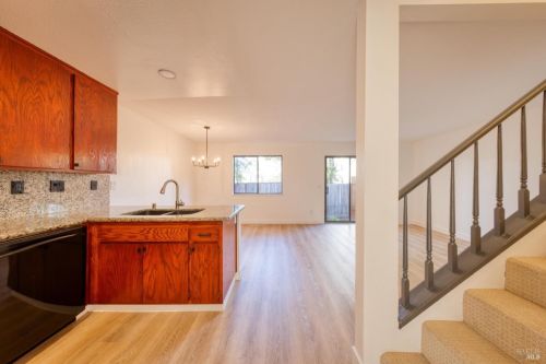 154 Dutton Ave, Santa Rosa CA  95401-7628 exterior