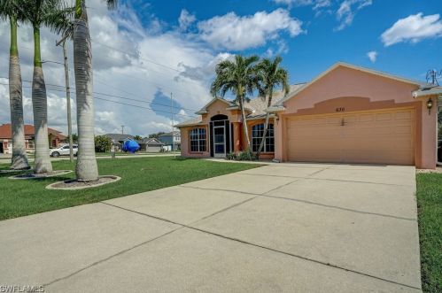 630 27th Ter, Cape Coral, FL 33904-2821
