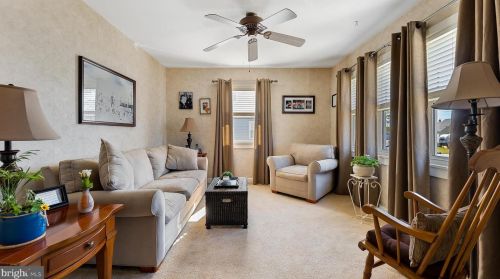 305 Salem Ave, Gloucester, NJ 08031-1657