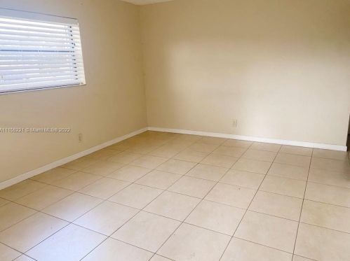 7320 37 St, Hollywood FL 33024-8009 exterior