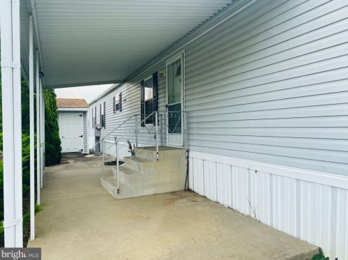 655 Lilac Dr, Smithville PA  17560-9686 exterior