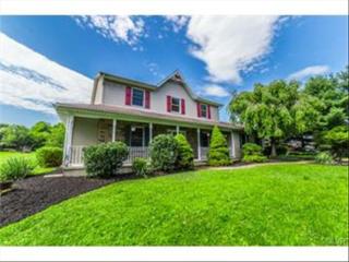 4015 Wood Dr, Walnutport, PA 18088-9763