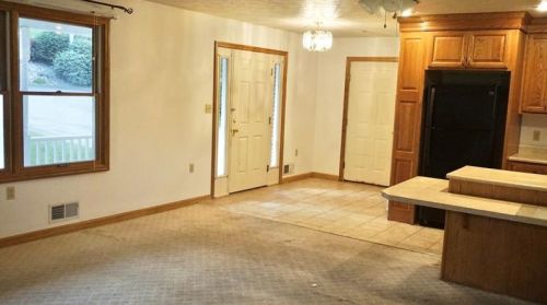 630 Gladden Rd, Canonsburg, PA 15317-1806