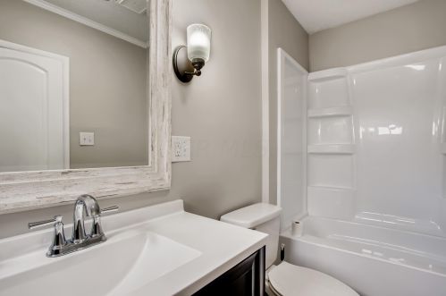 55 Broadway St, Pataskala OH  43062-8800 exterior