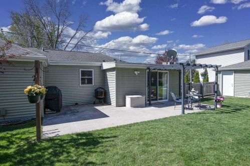 446 19th Ave, Oshkosh WI  54902-6866 exterior