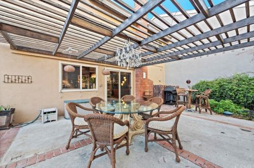 2 Emperor, Irvine CA 92604-1918 exterior