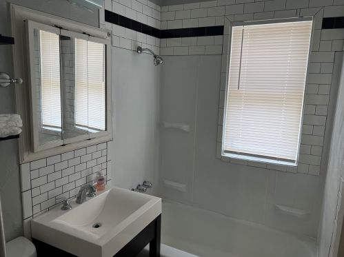 1846 Warren Ave, Milwaukee WI  53202-1639 exterior