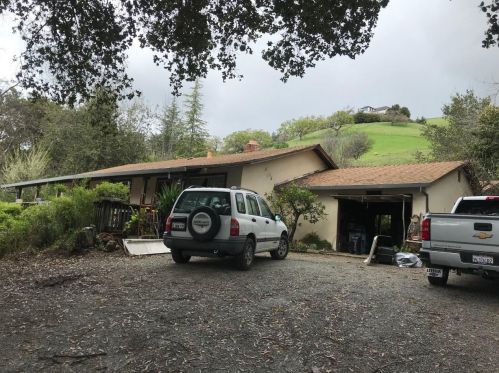 17930 Cochrane Rd, Morgan Hill, CA 95037-9332