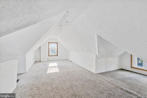 200 Delsea Dr, West Deptford NJ  08093-1221 exterior