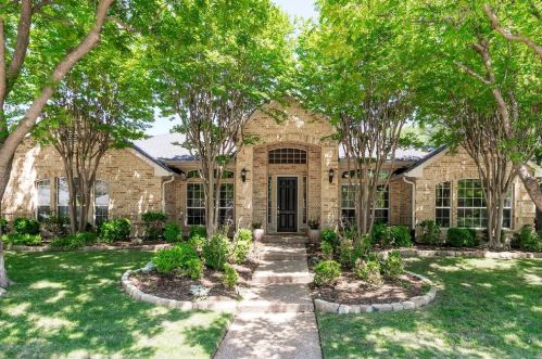 6006 Valleywood Dr, Lewisville, TX 75028-2364
