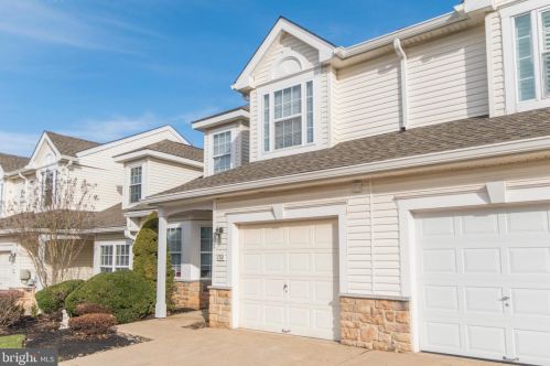 132 Titus Ct, Southampton, PA 18954-1875