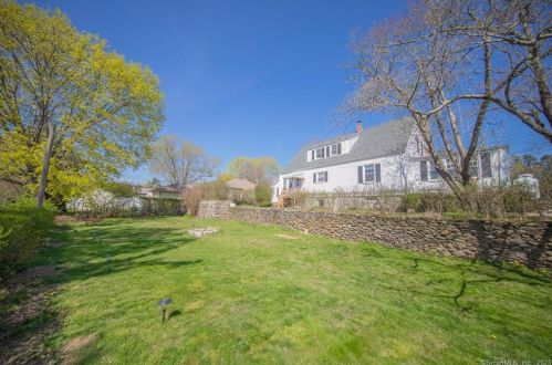 17 Wild Rose Pl, Waterford CT  06385-2328 exterior