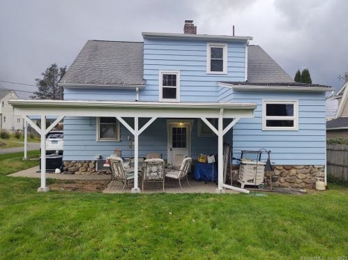 67 Lawlor St, Waterbury, CT 06708-3406
